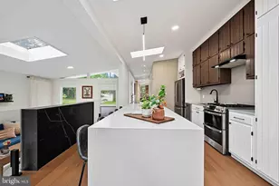 2400 Sherwood Hall Ln, Alexandria, VA 22306 - Photo 6