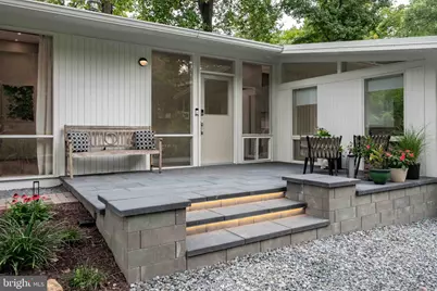 2400 Sherwood Hall Lane, Alexandria, VA 22306 - Photo 2