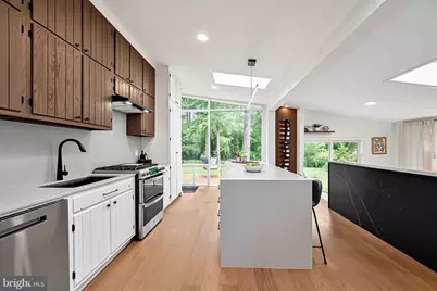 2400 Sherwood Hall Lane, Alexandria, VA 22306 - Photo 28