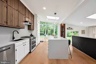 2400 Sherwood Hall Ln, Alexandria, VA 22306 - Photo 28