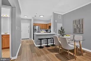 5172 William Colin Ct, Centreville, VA 20120 - Photo 2