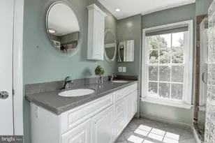 11748 Great Owl Cir, Reston, VA 20194 - Photo 14