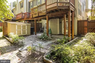 11748 Great Owl Cir, Reston, VA 20194 - Photo 28