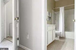 13901 Gothic Dr, Centreville, VA 20121 - Photo 30