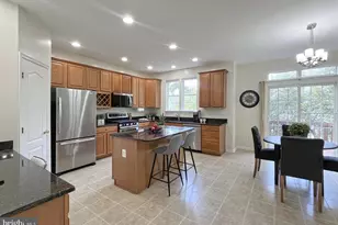 13901 Gothic Dr, Centreville, VA 20121 - Photo 10
