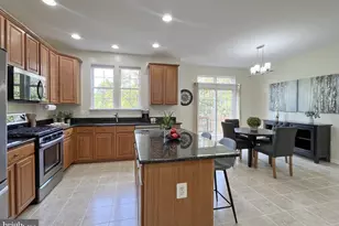 13901 Gothic Dr, Centreville, VA 20121 - Photo 12