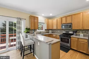 6366 Dakine Cir, Springfield, VA 22150 - Photo 2