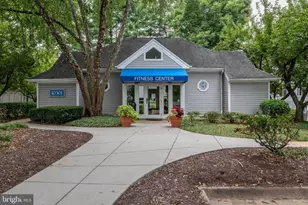 3179 Summit Square Dr, Oakton, VA 22124 - Photo 24