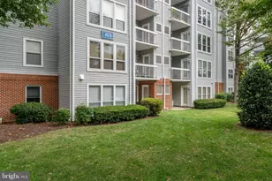 3179 Summit Square Dr, Oakton, VA 22124 - Photo 20