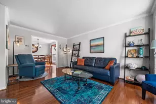 5608 Schoolfield Ct, Centreville, VA 20120 - Photo 2