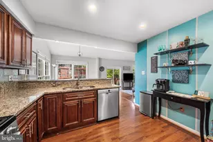 5608 Schoolfield Ct, Centreville, VA 20120 - Photo 8