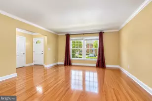 9415 Park Hunt Ct, Springfield, VA 22153 - Photo 2