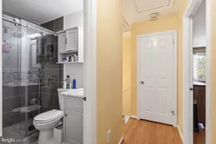 9415 Park Hunt Ct, Springfield, VA 22153 - Photo 28