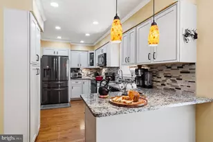 9415 Park Hunt Ct, Springfield, VA 22153 - Photo 16