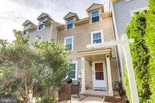14366 Havener House Ct, Centreville, VA 20120 - Photo 2