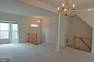 14243 Glade Spring Dr, Centreville, VA 20121 - Photo 4