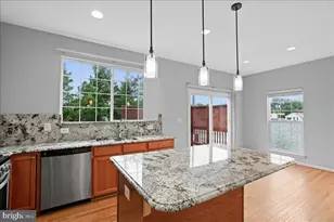 6350 Regal Oak Dr, Springfield, VA 22152 - Photo 8