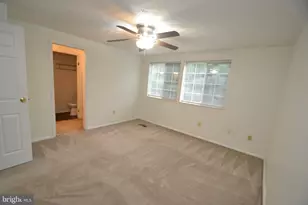 7985 Tyson Oaks Cir, Vienna, VA 22182 - Photo 10