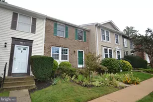 7985 Tyson Oaks Cir, Vienna, VA 22182 - Photo 2