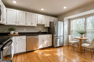 2991 Braxton Wood Ct, Fairfax, VA 22031 - Photo 6
