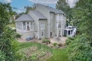 11689 Caris Glenne Dr, Herndon, VA 20170 - Photo 10