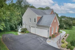 11689 Caris Glenne Dr, Herndon, VA 20170 - Photo 12