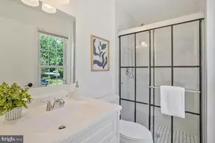 7821 Groveland Square, Springfield, VA 22153 - Photo 24