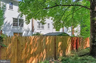 7821 Groveland Square, Springfield, VA 22153 - Photo 40