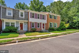 7821 Groveland Square, Springfield, VA 22153 - Photo 2
