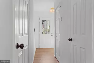 10072 Apple Wood Ct, Burke, VA 22015 - Photo 4
