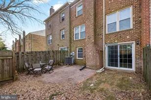 7442 Adams Park Ct, Annandale, VA 22003 - Photo 26