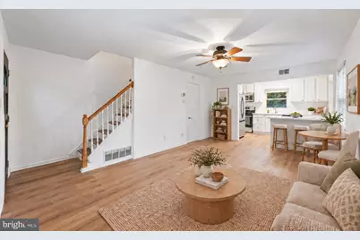 2304 Fairview Terrace, Alexandria, VA 22303 - Photo 4