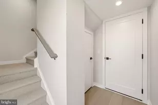 14347 Gln Mnr Dr, Chantilly, VA 20151 - Photo 6