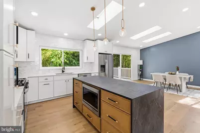 203 Audreys Court SE, Vienna, VA 22180 - Photo 12