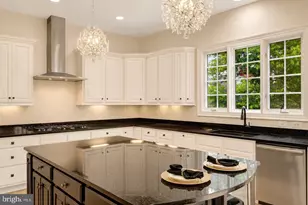 904 Locust St, Herndon, VA 20170 - Photo 14