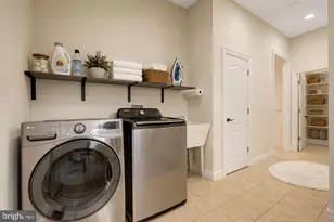 904 Locust St, Herndon, VA 20170 - Photo 50