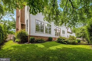 904 Locust St, Herndon, VA 20170 - Photo 64