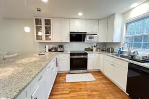 13020 Rose Petal Cir, Herndon, VA 20171 - Photo 12