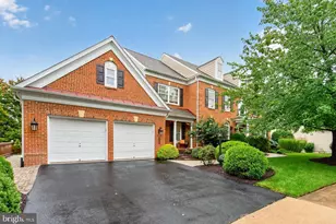 8248 Native Violet Dr, Lorton, VA 22079 - Photo 2