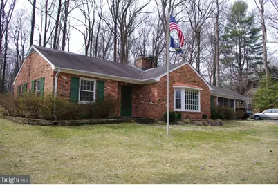 9001 Glenbrook Road, Fairfax, VA 22031 - Photo 2