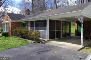 9001 Glenbrook Rd, Fairfax, VA 22031 - Photo 22