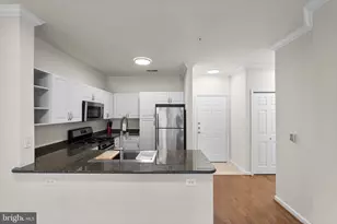 12949 Centre Park Cir, Herndon, VA 20171 - Photo 8