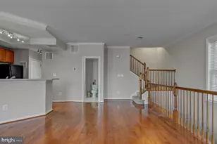 4619 Hummingbird Ln, Fairfax, VA 22033 - Photo 8