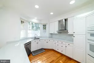 7704 Annandale Mains Ct, Annandale, VA 22003 - Photo 14