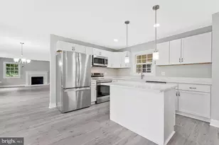 12806 Middleton Ln, Fairfax, VA 22033 - Photo 2