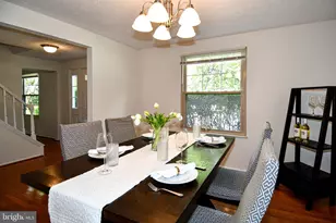 13985 Cabells Mill Dr, Centreville, VA 20120 - Photo 2