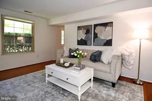 13985 Cabells Mill Dr, Centreville, VA 20120 - Photo 10
