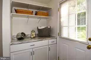 13985 Cabells Mill Dr, Centreville, VA 20120 - Photo 14