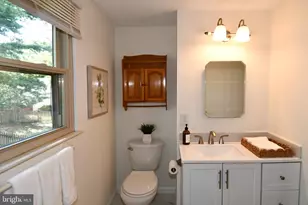 13985 Cabells Mill Dr, Centreville, VA 20120 - Photo 28