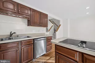 11774 Valley Ridge Cir, Fairfax, VA 22033 - Photo 12